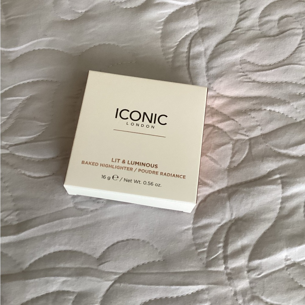 ICONIC London Lit & Luminous Baked Highlighter